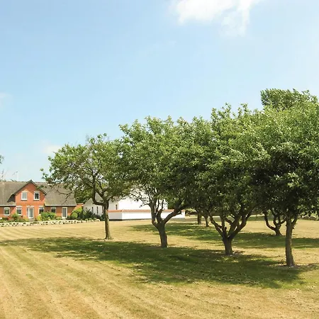 Five-bedroom In 펜션