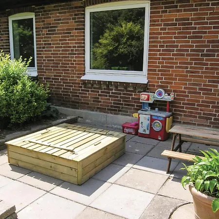 펜션 Five-bedroom In