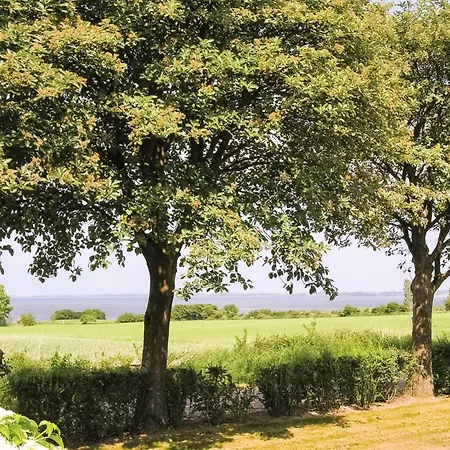 Five-bedroom In 펜션 *