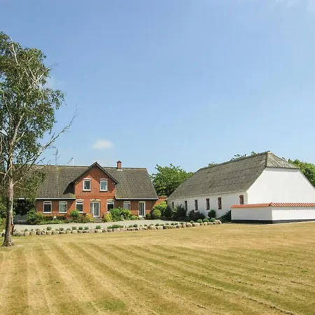 Five-bedroom In Nordenbro Vesteregn
